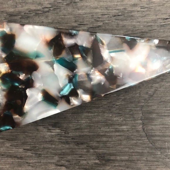 Cost Plus World Market triangle hair clip. - Picture 5 of 7